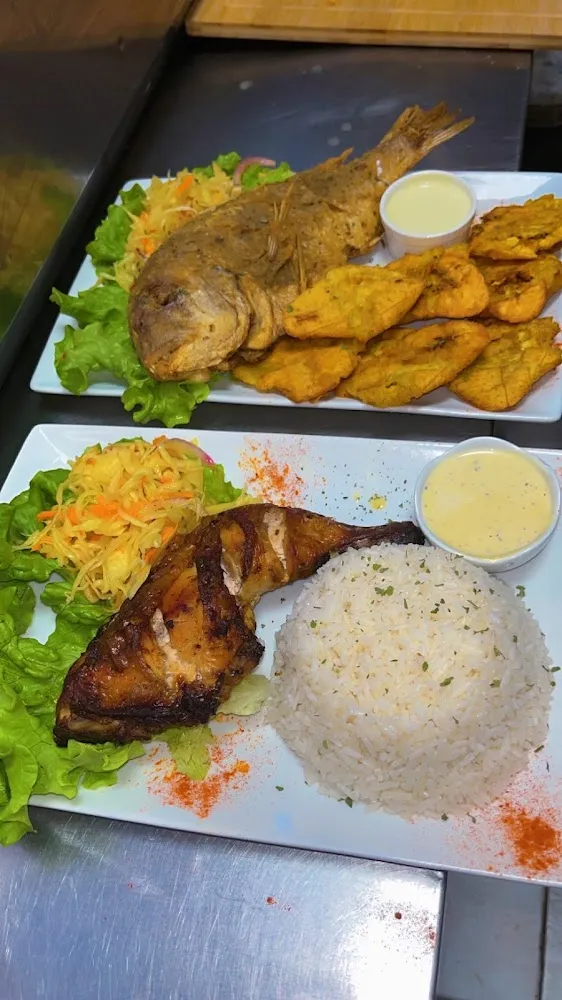 Riz Blanc Poulet Boucané Sauce Coco